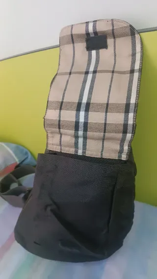 Bolso bandolera marrón con cremallera