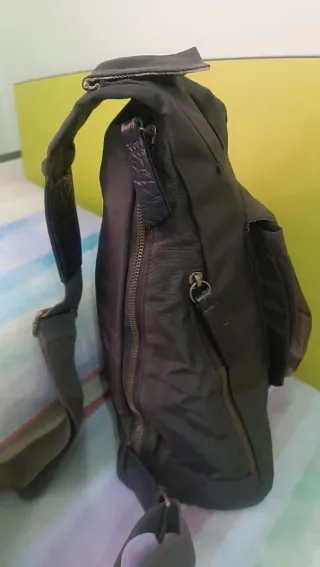 Bolso bandolera marrón con cremallera