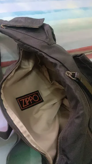 Bolso bandolera marrón con cremallera