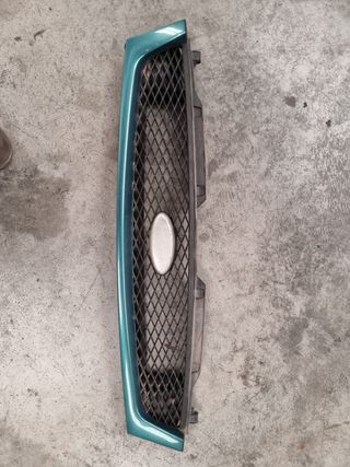 Rejilla frontal Ford Fiesta IV