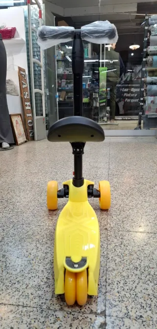 Patinete 3 Ruedas Amarillo con Asiento