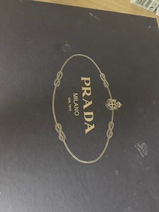 Zapatillas Prada Negras y Blancas