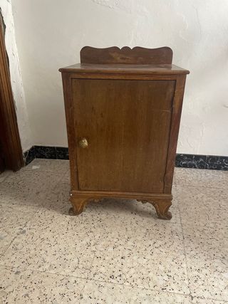 Mesilla antigua de madera