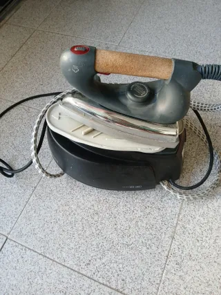 Plancha de vapor con base