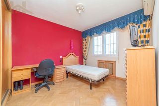 Casa adosada en venta en Pintores-Ferial en Parla