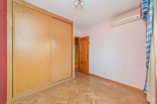 Casa adosada en venta en Pintores-Ferial en Parla