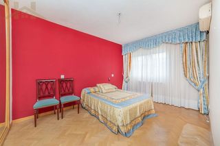 Casa adosada en venta en Pintores-Ferial en Parla