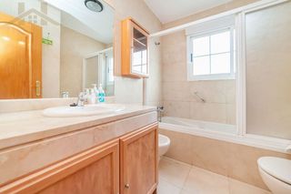 Casa adosada en venta en Pintores-Ferial en Parla