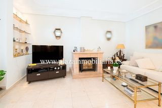 Chalet en venta en Lucena