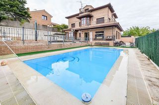 Chalet en venta en Cabanillas del Campo