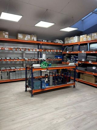 Nave industrial en alquiler en Yeles