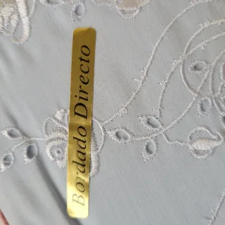 Juego de Sábanas Bordadas Azul Claro