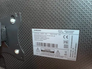 TV Samsung Negra de 24",