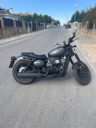 Hyosung 300gv Bobber Negra