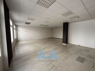 Local comercial en venta en Universidad en Ciudad Real