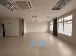 Local comercial en venta en Universidad en Ciudad Real