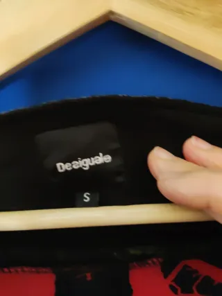 Lote Desigual: falda, blusa, vestido y jersey