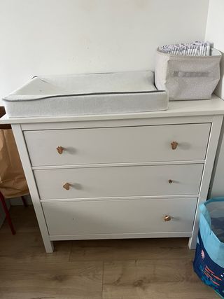 Cambiador de bebé blanco