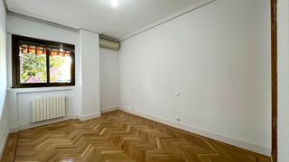 Piso en alquiler en Canillas en Madrid