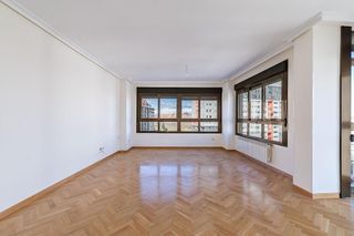 Piso en alquiler en Sanchinarro en Madrid