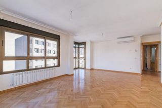 Piso en alquiler en Sanchinarro en Madrid