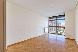 Piso en alquiler en Sanchinarro en Madrid