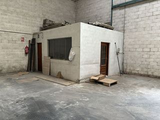 Nave industrial en alquiler en Lucena