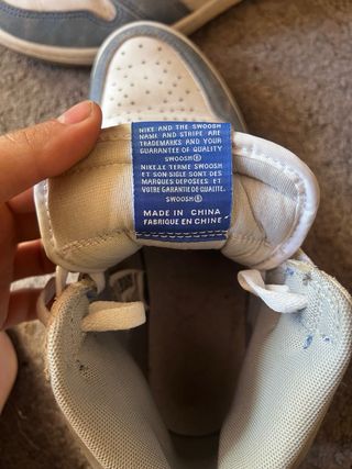 Air Jordan 1 Retro High OG Hyper Royal