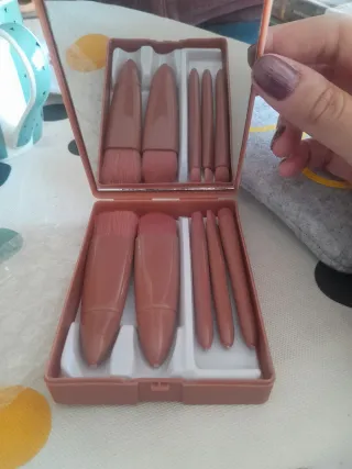 Set 5 brochas maquillaje con espejo, nuevo!!