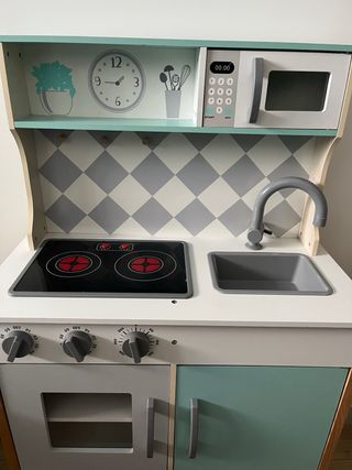 Cocinita de madera para niños