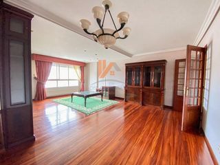 Piso en venta en Ensanche - Sar en Santiago de Compostela