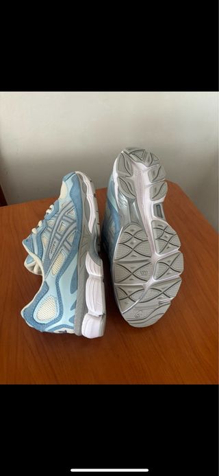 Zapatillas Asics Azul y Blanco