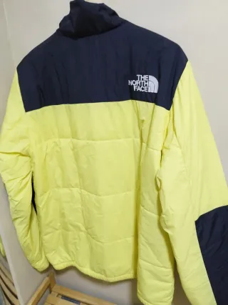 Chaqueta The North Face Negra y Amarilla