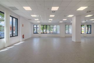 Oficina en alquiler en Sant Just Desvern