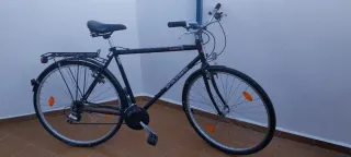 Bicicleta de paseo negra