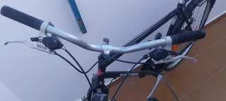 Bicicleta de paseo negra