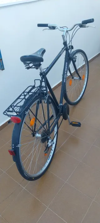 Bicicleta de paseo negra