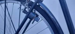 Bicicleta de paseo negra