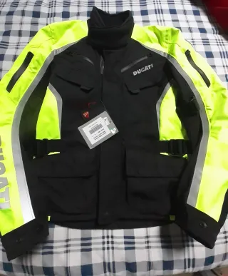 Chaqueta Ducati