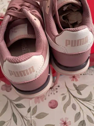 Zapatillas Puma rosas y blancas sin estrenar