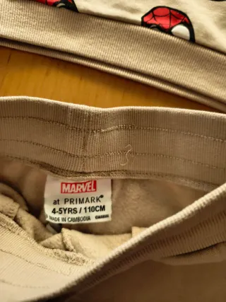 Chándal Spiderman niño beige talla 5-6 años