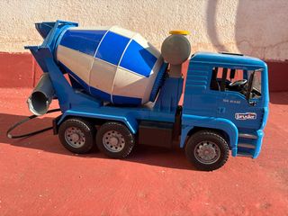 Camión hormigonera Bruder azul