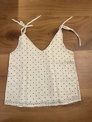 Top blanco estampado flores azul