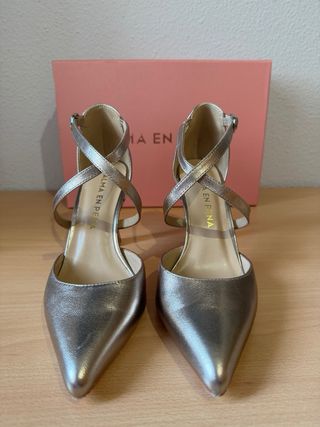 Zapatos Alma en Pena Piel Tacón Dorado/Plateado