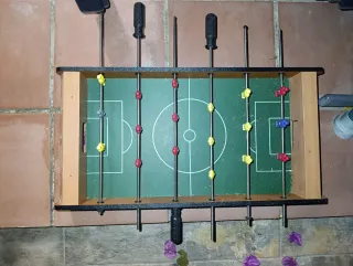 Futbolín pequeño de mesa