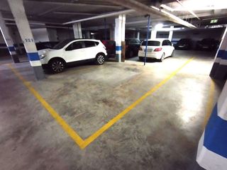 Garaje en venta en Los Olivos en Huesca