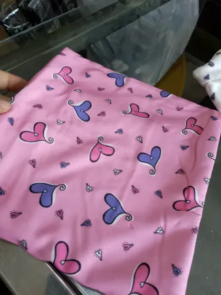 Scaldacollo con cuori rosa e lilla