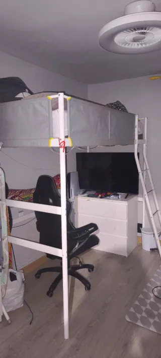 Cama alta Ikea metálica sin colchón