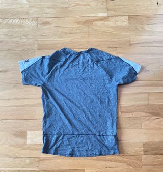 Camiseta deportiva Salomon gris