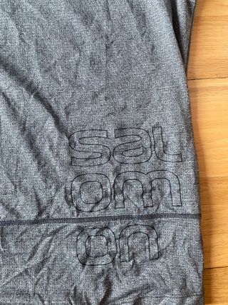 Camiseta deportiva Salomon gris